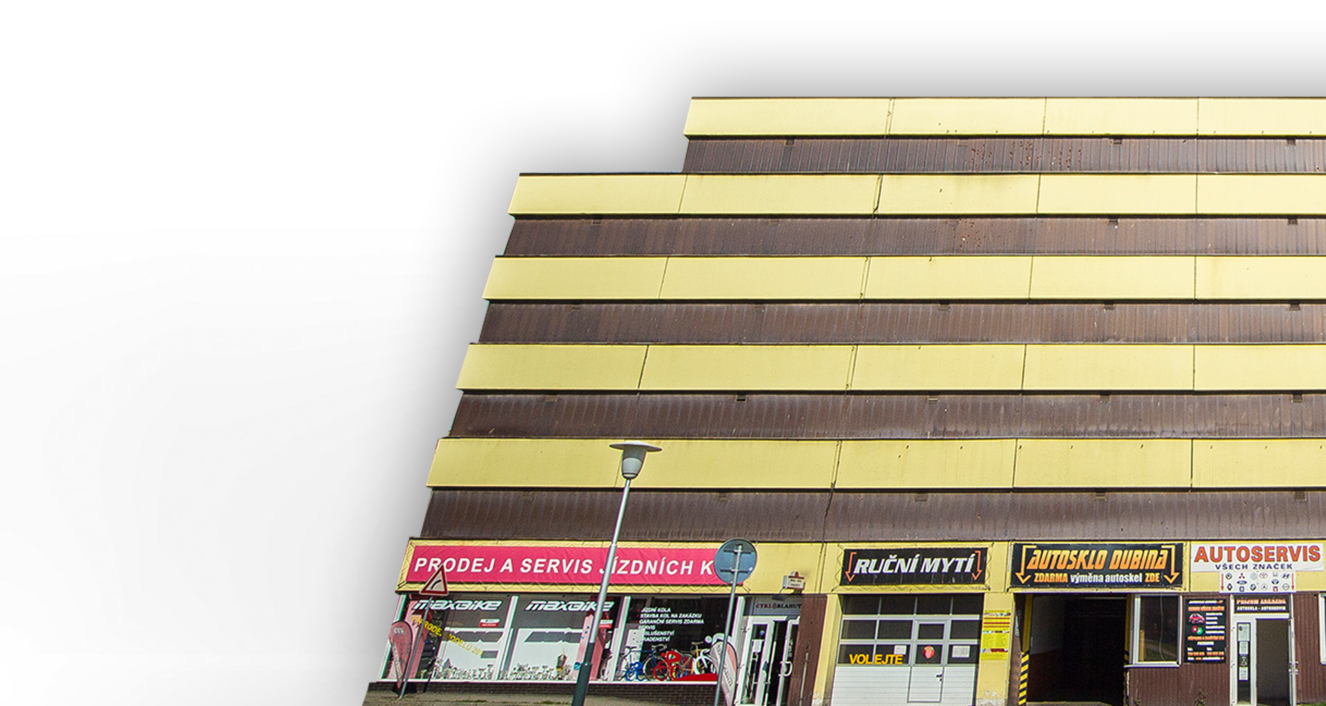 Výměnu autoskel<br />provádíme v zastřešených garážích!